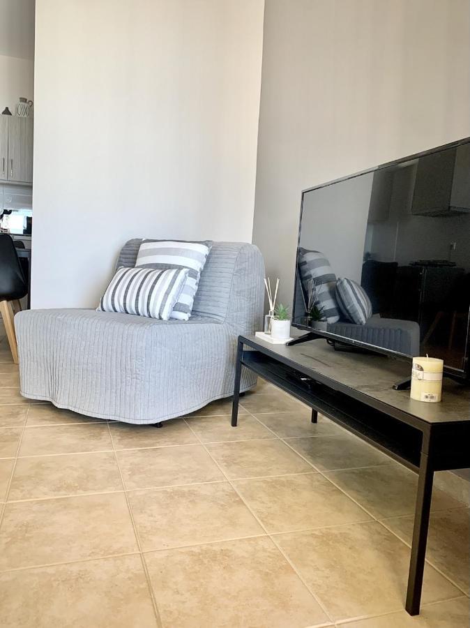 House By The Sea In Artemis Apartment